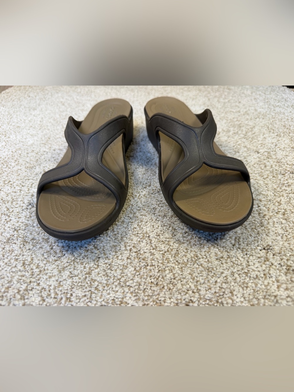 Crocs Sanrah Brown Wedge Comfort Sandals Women's Size 11 W Beach Travel Vacation